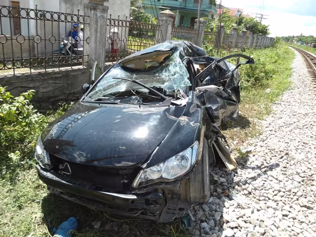 Liên tiếp 2 vụ tai nạn kinh hoàng, nhiều người thương vong ảnh 2